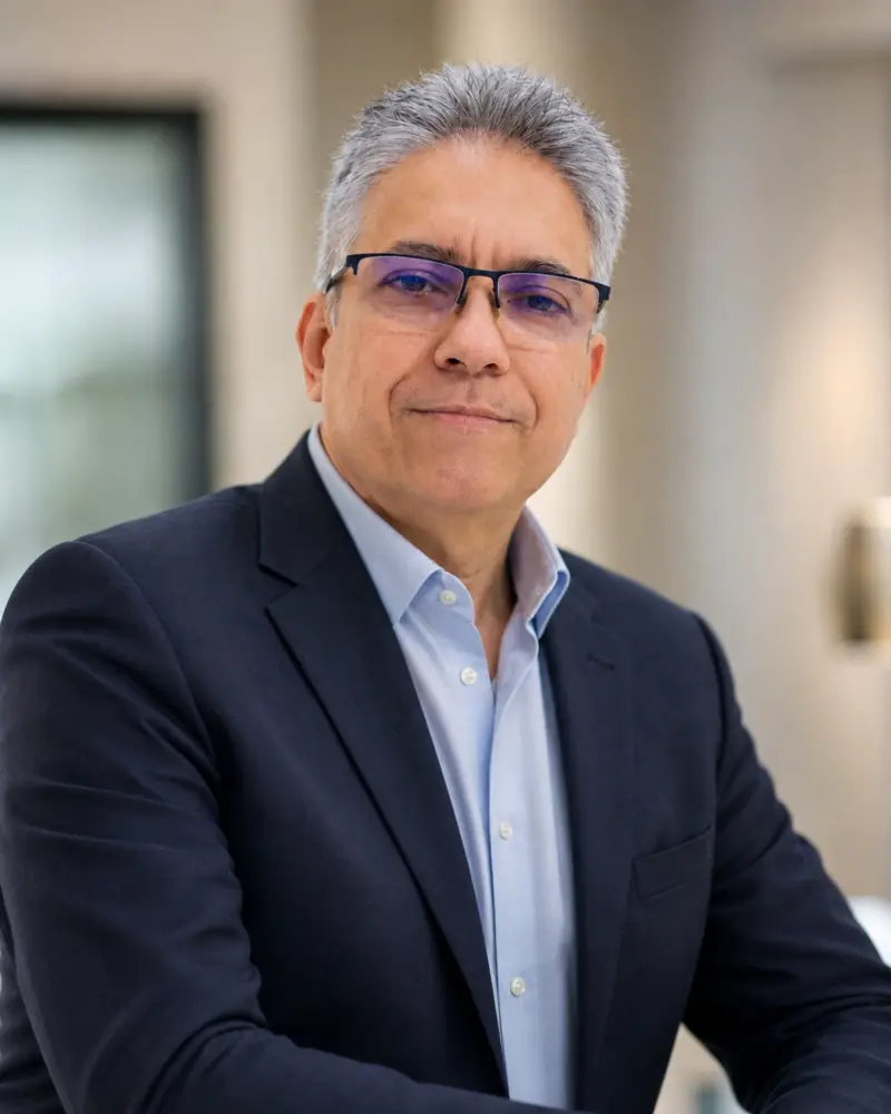 Dr. Carlos López Scovino, fundador de Lykios Academy